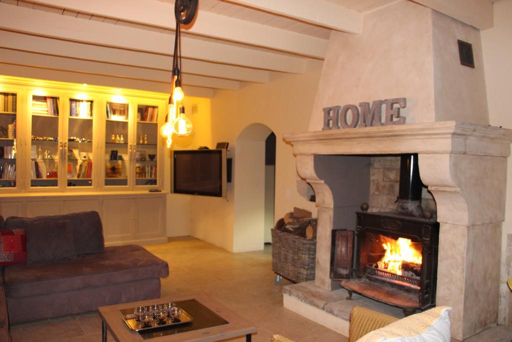 Sous Les Platanes B&B Châteaurenard Εξωτερικό φωτογραφία