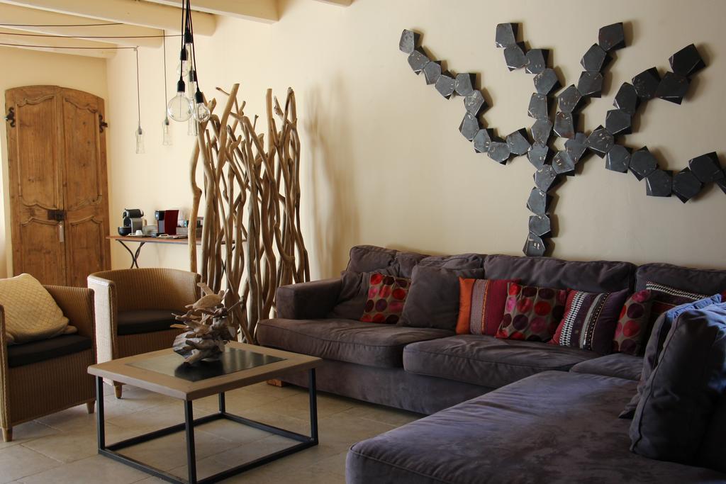 Sous Les Platanes B&B Châteaurenard Εξωτερικό φωτογραφία