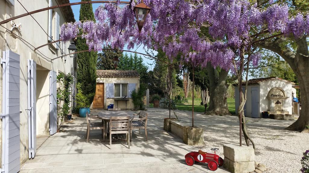 Sous Les Platanes B&B Châteaurenard Εξωτερικό φωτογραφία