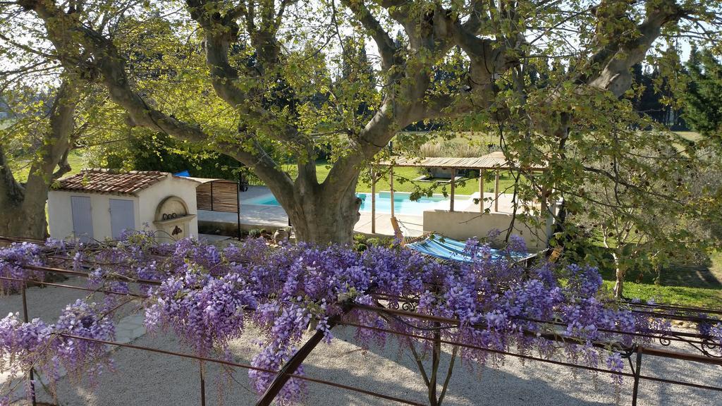 Sous Les Platanes B&B Châteaurenard Εξωτερικό φωτογραφία