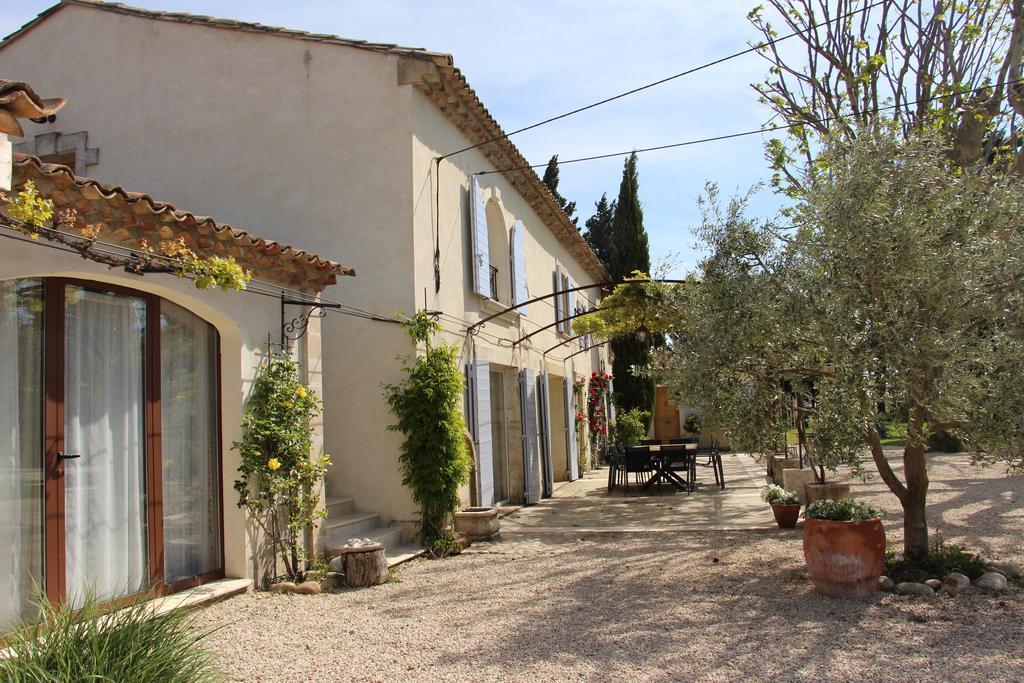Sous Les Platanes B&B Châteaurenard Εξωτερικό φωτογραφία