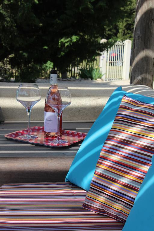 Sous Les Platanes B&B Châteaurenard Εξωτερικό φωτογραφία