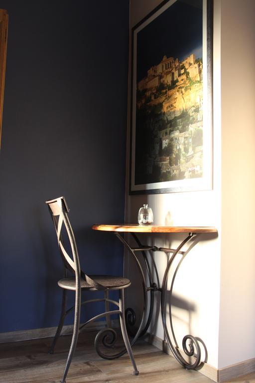 Sous Les Platanes B&B Châteaurenard Εξωτερικό φωτογραφία