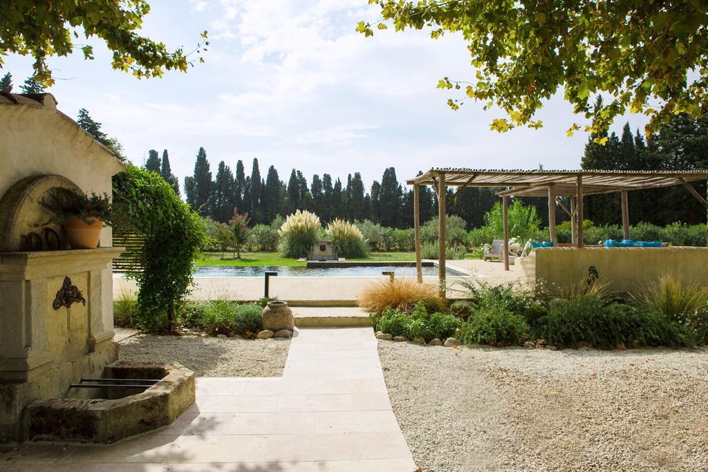 Sous Les Platanes B&B Châteaurenard Εξωτερικό φωτογραφία