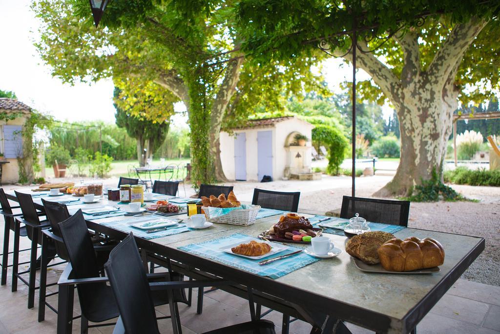 Sous Les Platanes B&B Châteaurenard Εξωτερικό φωτογραφία