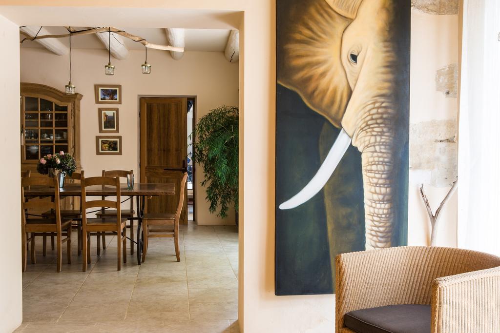 Sous Les Platanes B&B Châteaurenard Εξωτερικό φωτογραφία
